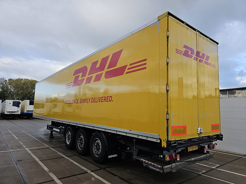 Kögel SKH24 LIFT AXLE TAILLIFT - Puspiekabe slēgtā virsbūve: foto 5 Kögel SKH24 LIFT AXLE TAILLIFT - Puspiekabe slēgtā virsbūve: foto 5