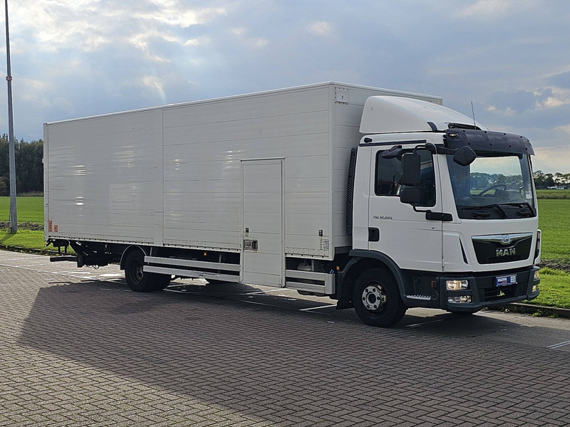 MAN 12.220 TGL SIDE DOOR LIFT AIRCO - Kravas automašīna ar slēgto virsbūvi: foto 5 MAN 12.220 TGL SIDE DOOR LIFT AIRCO - Kravas automašīna ar slēgto virsbūvi: foto 5