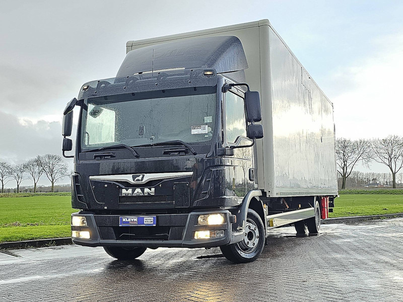MAN 12.250 TGL BL MANUAL TAILLIFT - Kravas automašīna ar slēgto virsbūvi: foto 1 MAN 12.250 TGL BL MANUAL TAILLIFT - Kravas automašīna ar slēgto virsbūvi: foto 1