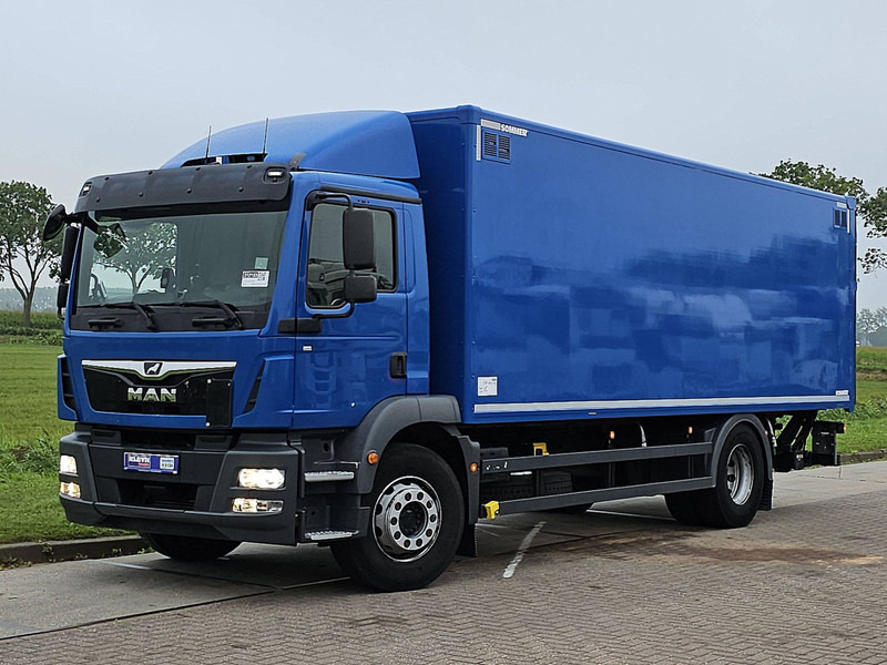MAN 15.320 TGM AIRCO WEBASTO LIFT - Kravas automašīna ar slēgto virsbūvi: foto 2 MAN 15.320 TGM AIRCO WEBASTO LIFT - Kravas automašīna ar slēgto virsbūvi: foto 2