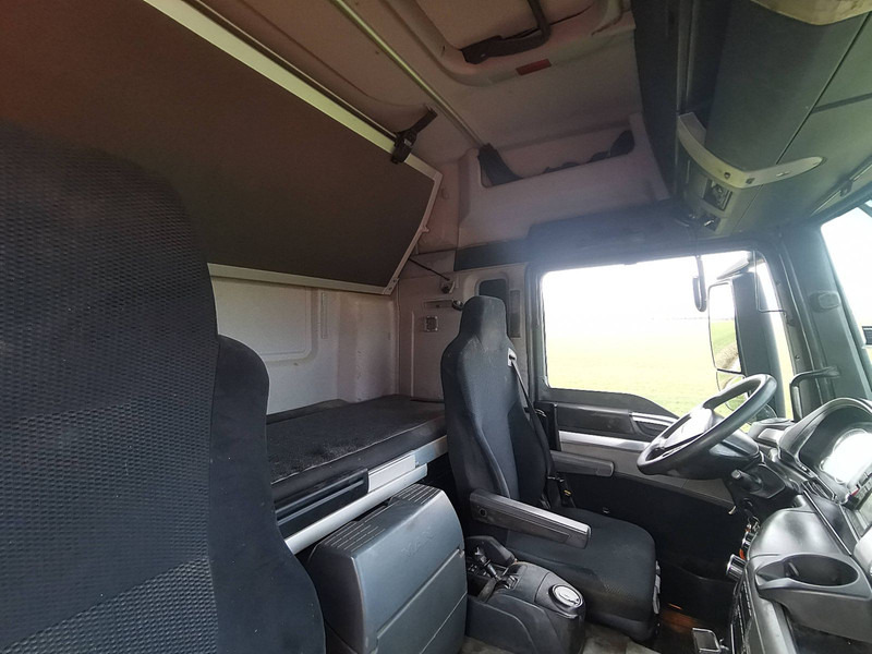 Interior photo 2: Kravas automašīna pašizgāzējs MAN 35.480 TGS 8X4 BL MEILLER STEEL