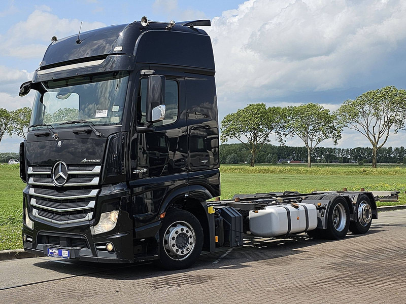 Mercedes-Benz ACTROS 2540 GIGASPACE 6X2 - Konteineru vedējs/ Kravas automašīna ar noņemamā virsbūve: foto 2 Mercedes-Benz ACTROS 2540 GIGASPACE 6X2 - Konteineru vedējs/ Kravas automašīna ar noņemamā virsbūve: foto 2