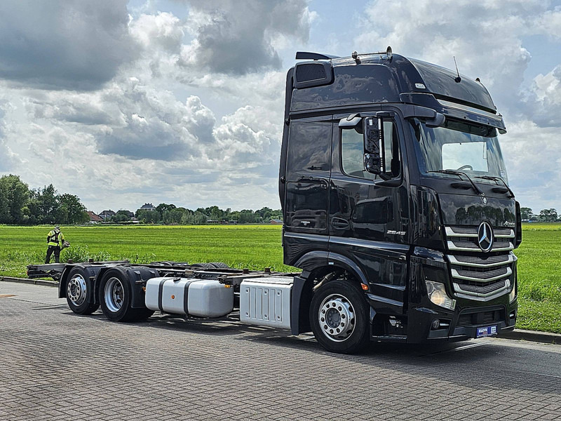 Mercedes-Benz ACTROS 2540 - Konteineru vedējs/ Kravas automašīna ar noņemamā virsbūve: foto 5 Mercedes-Benz ACTROS 2540 - Konteineru vedējs/ Kravas automašīna ar noņemamā virsbūve: foto 5