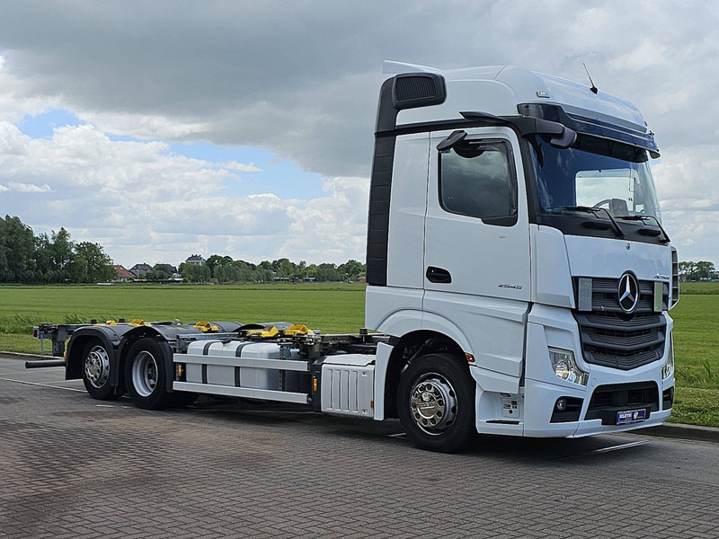 Mercedes-Benz ACTROS 2545 LS - Konteineru vedējs/ Kravas automašīna ar noņemamā virsbūve: foto 5 Mercedes-Benz ACTROS 2545 LS - Konteineru vedējs/ Kravas automašīna ar noņemamā virsbūve: foto 5