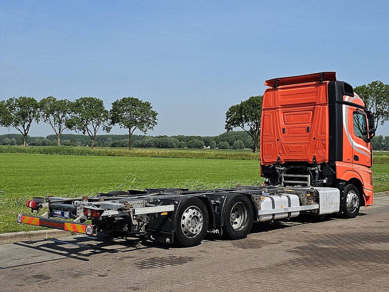 Mercedes-Benz ACTROS 2545 LS - Konteineru vedējs/ Kravas automašīna ar noņemamā virsbūve: foto 3 Mercedes-Benz ACTROS 2545 LS - Konteineru vedējs/ Kravas automašīna ar noņemamā virsbūve: foto 3