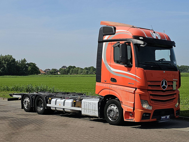 Mercedes-Benz ACTROS 2545 LS - Konteineru vedējs/ Kravas automašīna ar noņemamā virsbūve: foto 5 Mercedes-Benz ACTROS 2545 LS - Konteineru vedējs/ Kravas automašīna ar noņemamā virsbūve: foto 5