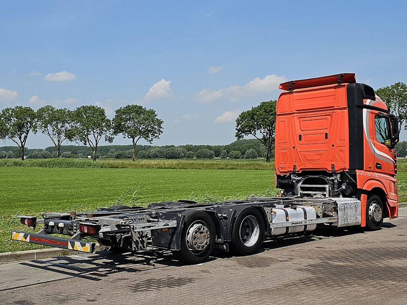 Mercedes-Benz ACTROS 2545 LS - Konteineru vedējs/ Kravas automašīna ar noņemamā virsbūve: foto 3 Mercedes-Benz ACTROS 2545 LS - Konteineru vedējs/ Kravas automašīna ar noņemamā virsbūve: foto 3