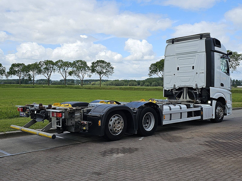 Mercedes-Benz ACTROS 2545 LS - Konteineru vedējs/ Kravas automašīna ar noņemamā virsbūve: foto 3 Mercedes-Benz ACTROS 2545 LS - Konteineru vedējs/ Kravas automašīna ar noņemamā virsbūve: foto 3