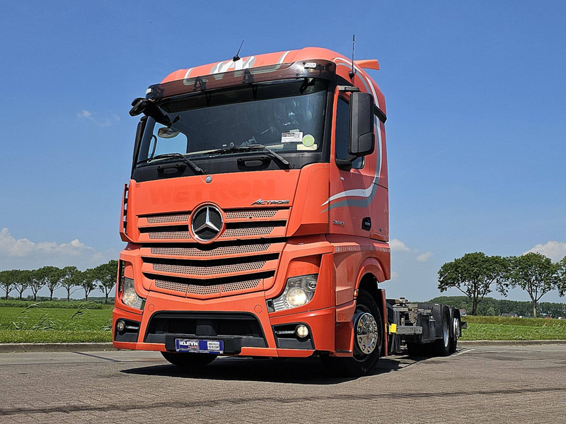 Mercedes-Benz ACTROS 2545 LS - Konteineru vedējs/ Kravas automašīna ar noņemamā virsbūve: foto 1 Mercedes-Benz ACTROS 2545 LS - Konteineru vedējs/ Kravas automašīna ar noņemamā virsbūve: foto 1