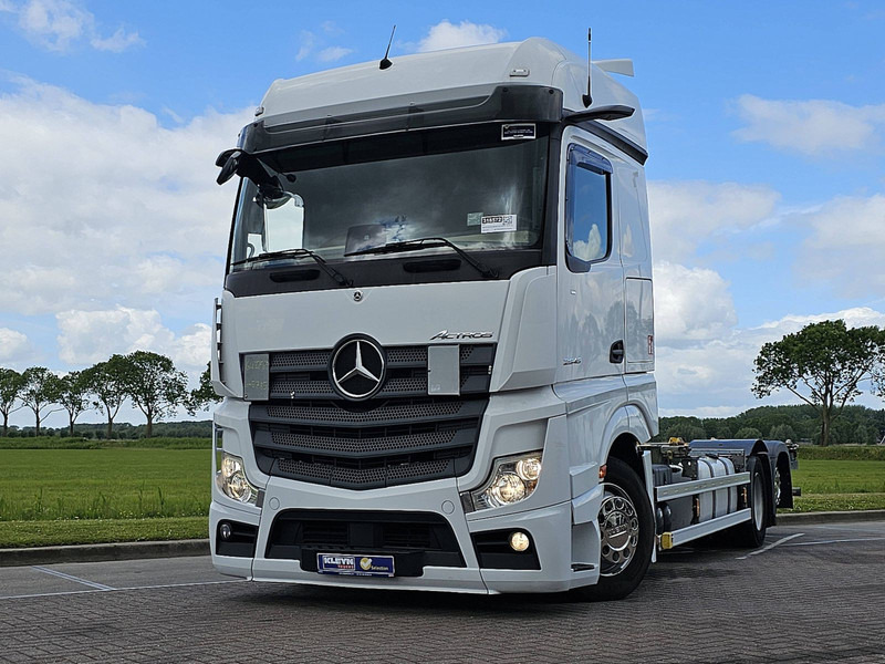 Mercedes-Benz ACTROS 2545 LS - Konteineru vedējs/ Kravas automašīna ar noņemamā virsbūve: foto 1 Mercedes-Benz ACTROS 2545 LS - Konteineru vedējs/ Kravas automašīna ar noņemamā virsbūve: foto 1