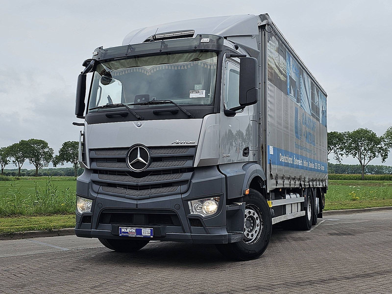 Mercedes-Benz ANTOS 2543 + FORKLIFT PALFINGER - Kravas automašīna ar tentu: foto 1 Mercedes-Benz ANTOS 2543 + FORKLIFT PALFINGER - Kravas automašīna ar tentu: foto 1