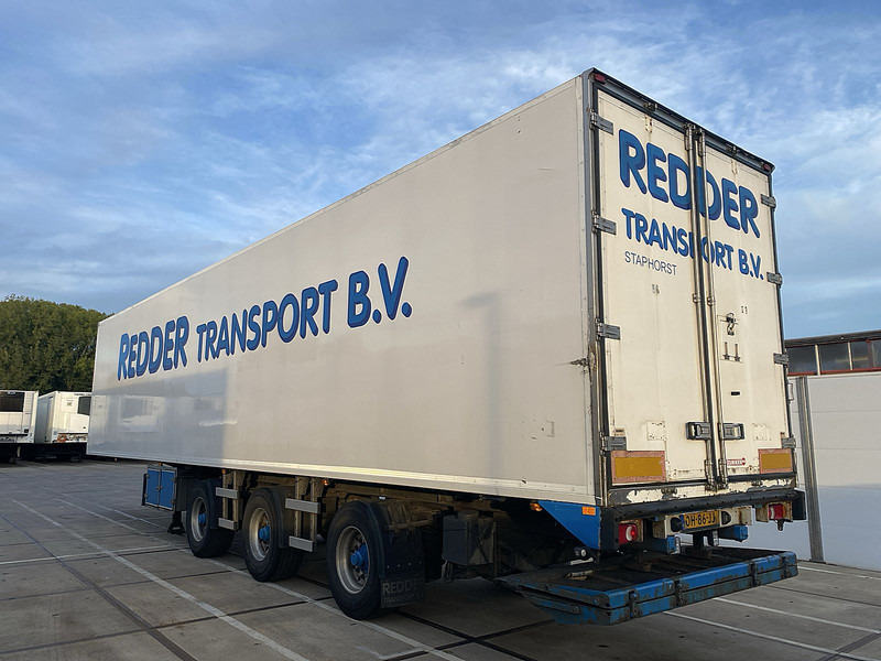 Pacton R3-001 2X STEER AXLE LIFT - Puspiekabe slēgtā virsbūve: foto 5 Pacton R3-001 2X STEER AXLE LIFT - Puspiekabe slēgtā virsbūve: foto 5