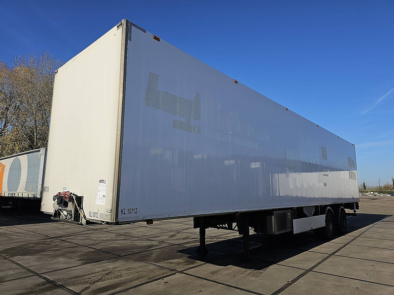 Van Eck U T-2 I - Puspiekabe slēgtā virsbūve: foto 1 Van Eck U T-2 I - Puspiekabe slēgtā virsbūve: foto 1