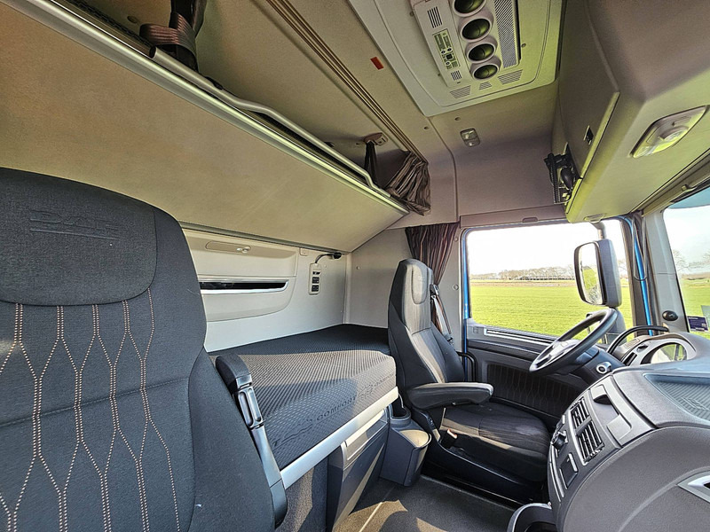 Interior photo 2: Vilcējs DAF XF 480 SPACECAB 2X TANK