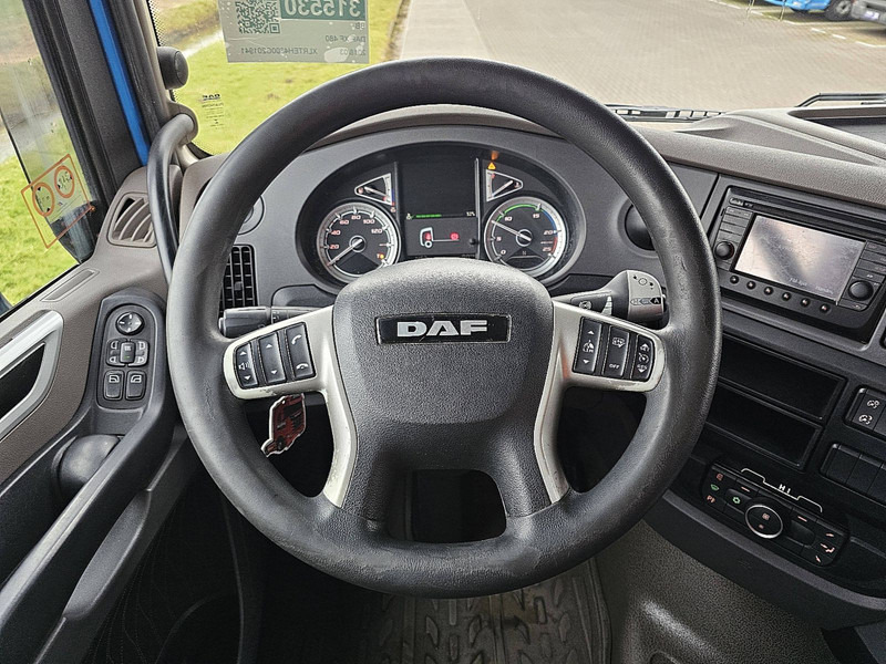 Interior photo 2: Vilcējs DAF XF 480 SPACECAB LED 2X TANK
