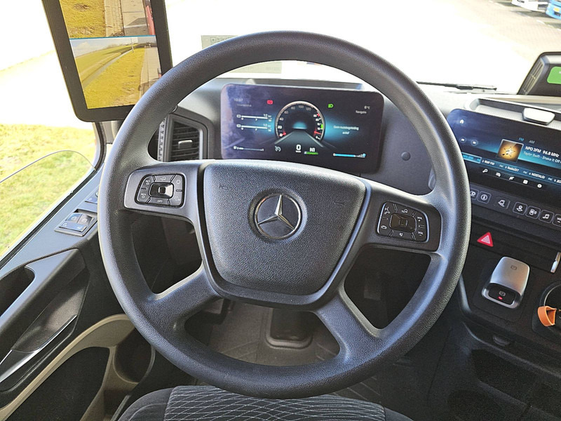 Interior photo 2: Vilcējs Mercedes-Benz ACTROS 1848 LS MP5 GIGASPACE