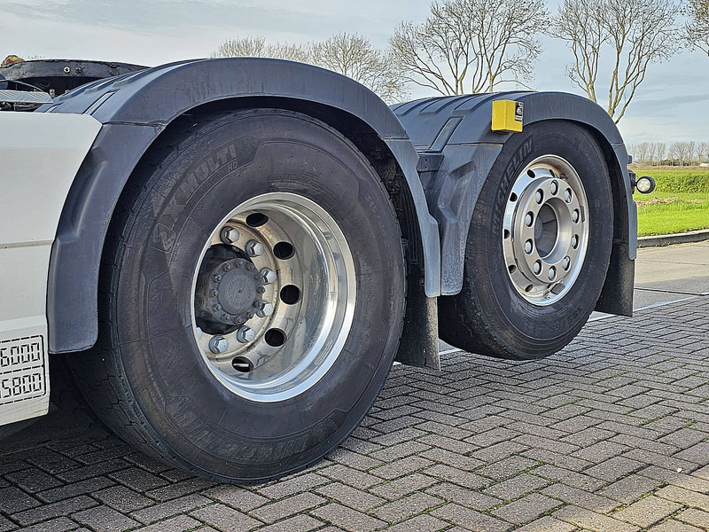Volvo FH 500 6X2 STEERED PTO+HYDR līzingu Volvo FH 500 6X2 STEERED PTO+HYDR: foto 17