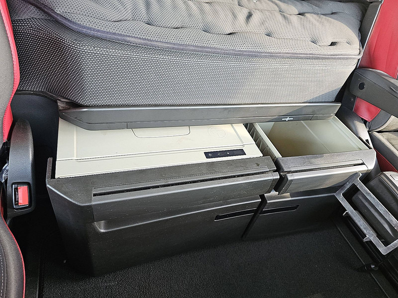 Volvo FH 500 6X2 STEERED PTO+HYDR līzingu Volvo FH 500 6X2 STEERED PTO+HYDR: foto 11