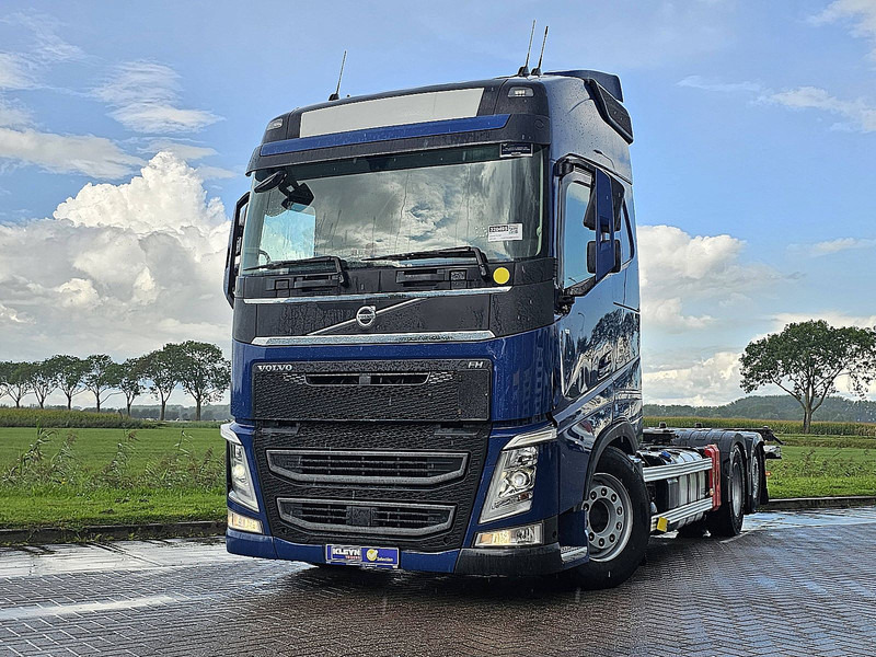 Volvo FH 540 - Konteineru vedējs/ Kravas automašīna ar noņemamā virsbūve: foto 1 Volvo FH 540 - Konteineru vedējs/ Kravas automašīna ar noņemamā virsbūve: foto 1