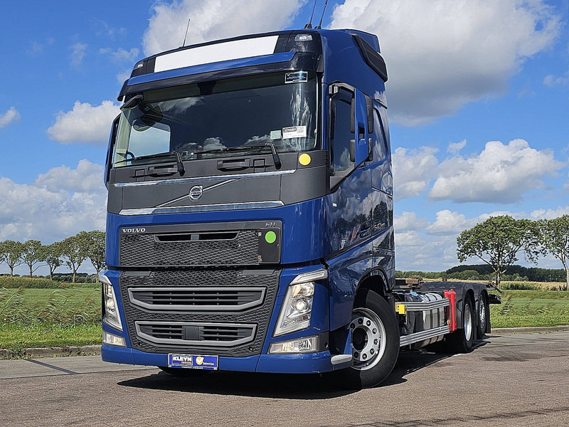 Volvo FH 540 - Konteineru vedējs/ Kravas automašīna ar noņemamā virsbūve: foto 1 Volvo FH 540 - Konteineru vedējs/ Kravas automašīna ar noņemamā virsbūve: foto 1