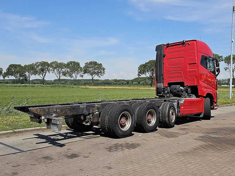 Volvo FH 650 8X4 RETARDER - Šasija kravas automašīna: foto 3 Volvo FH 650 8X4 RETARDER - Šasija kravas automašīna: foto 3