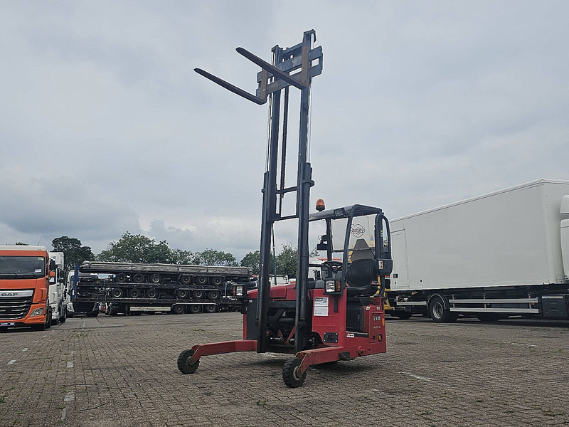 Moffet mounty M4 20.1 1WD 3.6M HIGH - Teleskopiskais iekrāvējs: foto 1 Moffet mounty M4 20.1 1WD 3.6M HIGH - Teleskopiskais iekrāvējs: foto 1