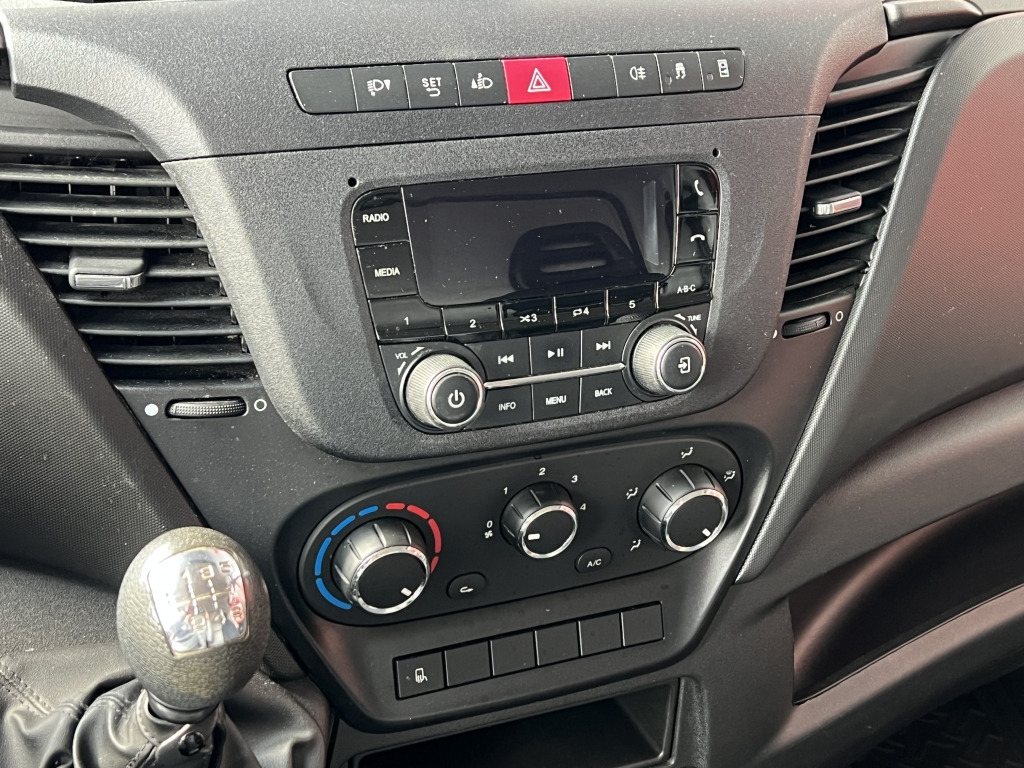 Furgons ar slēgtā virsbūve Iveco Daily 35S14 MAXI 4,35m Portaltüren Klima Kamera: foto 15