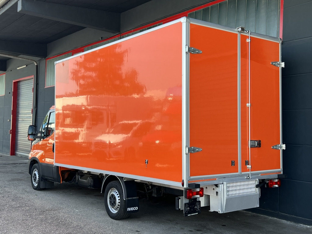 Furgons ar slēgtā virsbūve Iveco Daily 35S14 MAXI 4,35m Portaltüren Klima Kamera: foto 11