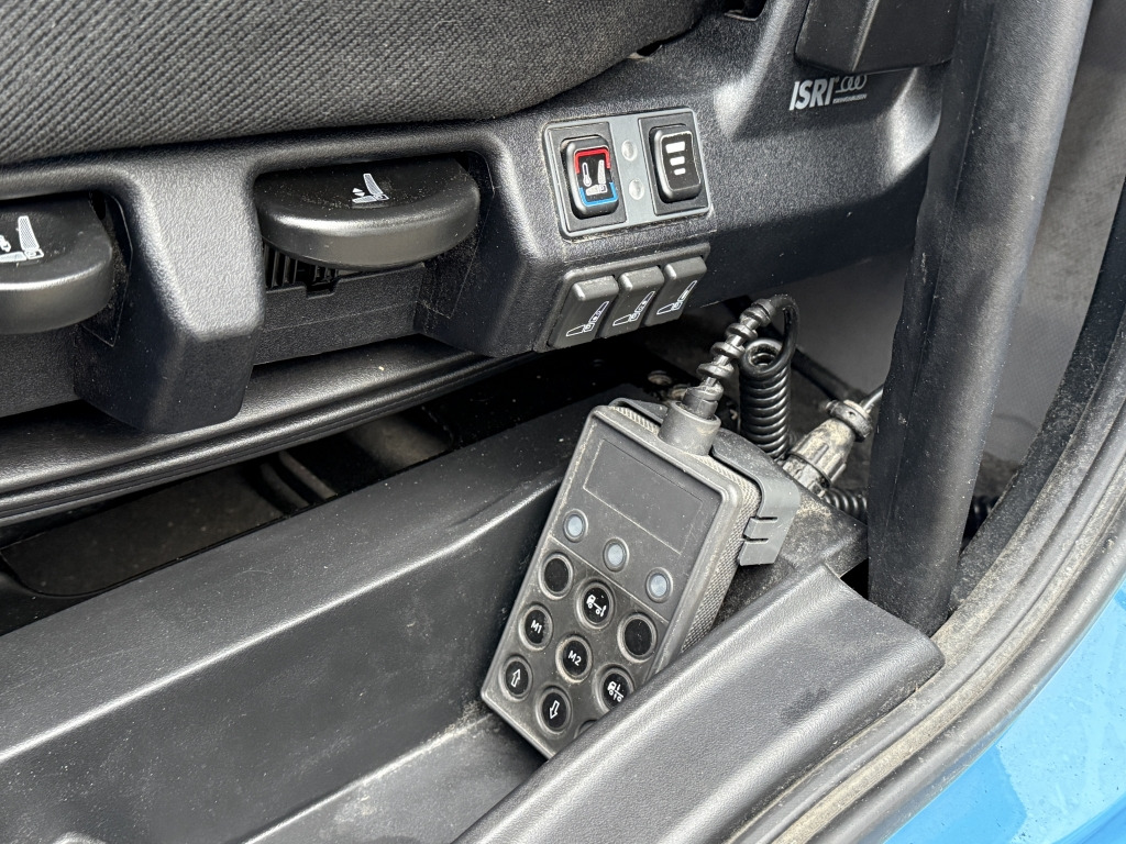 Iveco EC ML120E21/P CNG Erdgas Klima 7,2m Koff LBW+Tür - Kravas automašīna ar slēgto virsbūvi: foto 4 Iveco EC ML120E21/P CNG Erdgas Klima 7,2m Koff LBW+Tür - Kravas automašīna ar slēgto virsbūvi: foto 4