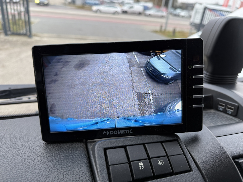 Iveco EC ML120E21/P CNG Erdgas Klima 7,2m Koff LBW+Tür - Kravas automašīna ar slēgto virsbūvi: foto 2 Iveco EC ML120E21/P CNG Erdgas Klima 7,2m Koff LBW+Tür - Kravas automašīna ar slēgto virsbūvi: foto 2