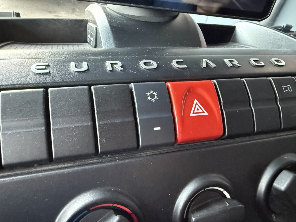 Iveco EuroCargo ML140E28 Klima ACC 7,25m LBW 117.449km - Kravas automašīna ar tentu: foto 2 Iveco EuroCargo ML140E28 Klima ACC 7,25m LBW 117.449km - Kravas automašīna ar tentu: foto 2