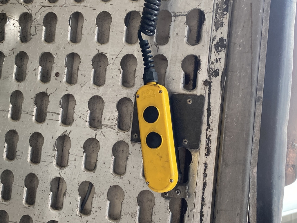 MAN TGL 12.240 7,2mKoffer Klimaaut LBW AutomatikAHK - Kravas automašīna ar slēgto virsbūvi: foto 4 MAN TGL 12.240 7,2mKoffer Klimaaut LBW AutomatikAHK - Kravas automašīna ar slēgto virsbūvi: foto 4