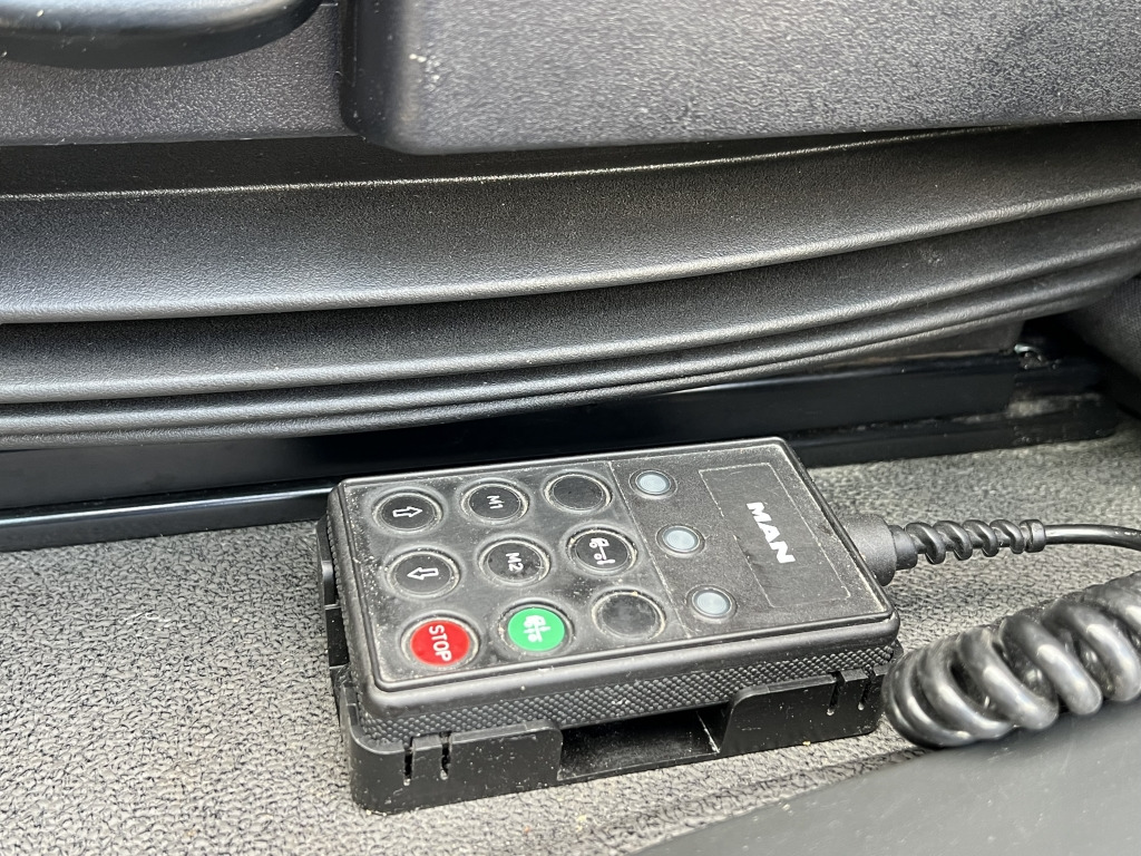 MAN TGM 12.290 Klimaautomatik NAVI Kamera 7m+LBW AHK - Kravas automašīna ar slēgto virsbūvi: foto 4 MAN TGM 12.290 Klimaautomatik NAVI Kamera 7m+LBW AHK - Kravas automašīna ar slēgto virsbūvi: foto 4