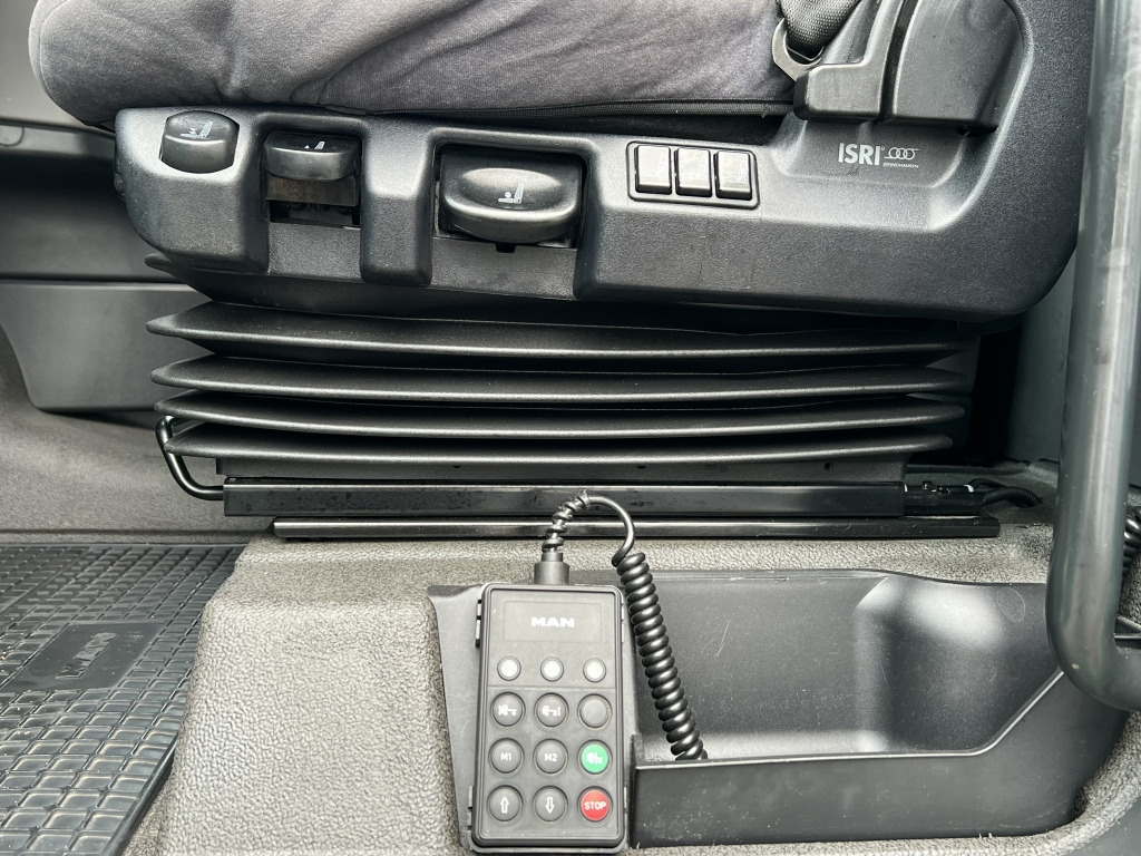 MAN TGX 26.470 XXL Standklima Intarder Liftachse AHK - Šasija kravas automašīna: foto 5 MAN TGX 26.470 XXL Standklima Intarder Liftachse AHK - Šasija kravas automašīna: foto 5