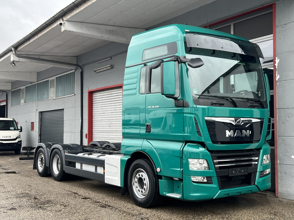 MAN TGX 26.470 XXL Standklima Intarder Liftachse AHK - Šasija kravas automašīna: foto 1 MAN TGX 26.470 XXL Standklima Intarder Liftachse AHK - Šasija kravas automašīna: foto 1