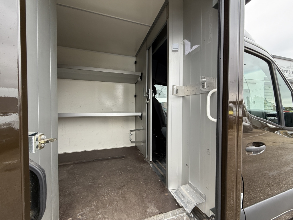 Mercedes-Benz Sprinter 315 CDI Klima Kamera UPS-Integralkoffer - Furgons ar slēgtā virsbūve: foto 5 Mercedes-Benz Sprinter 315 CDI Klima Kamera UPS-Integralkoffer - Furgons ar slēgtā virsbūve: foto 5