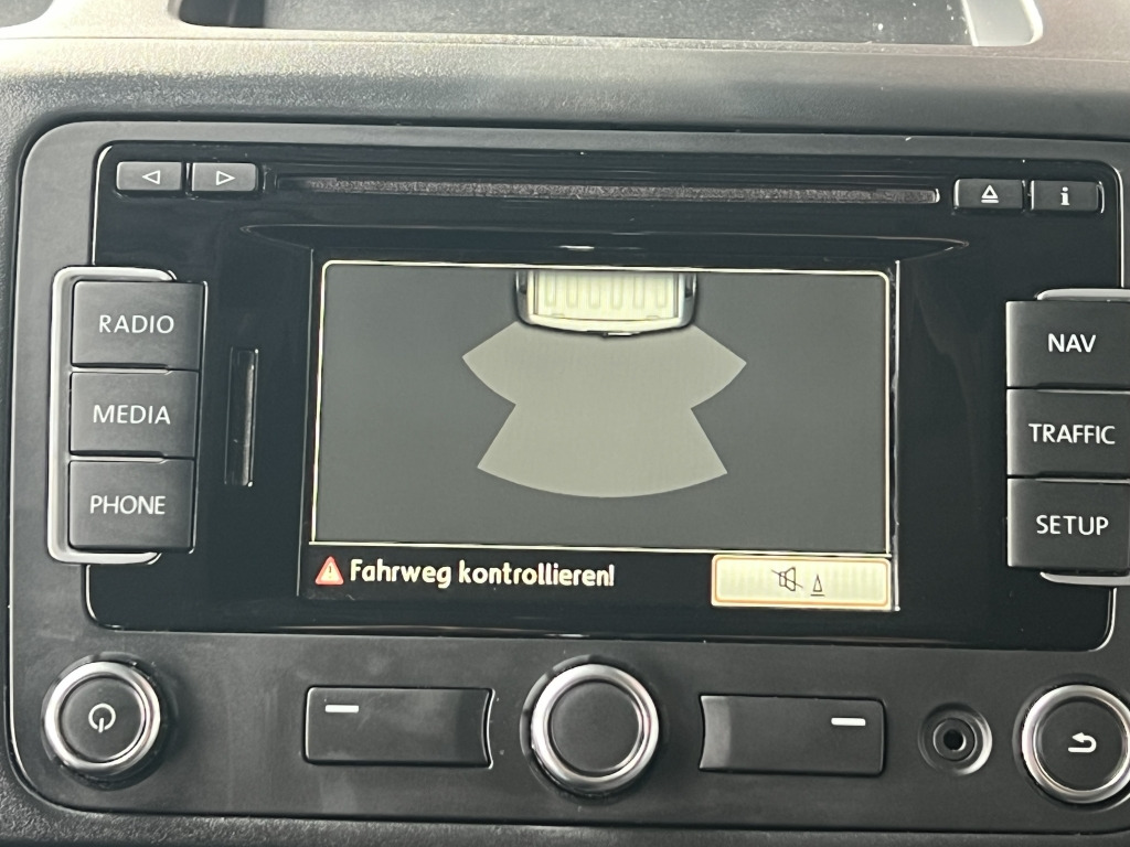 VW T5 Kombi 2,0 TDI BlueMotion Klima 9-Sitzer - Vieglā automašīna: foto 4 VW T5 Kombi 2,0 TDI BlueMotion Klima 9-Sitzer - Vieglā automašīna: foto 4