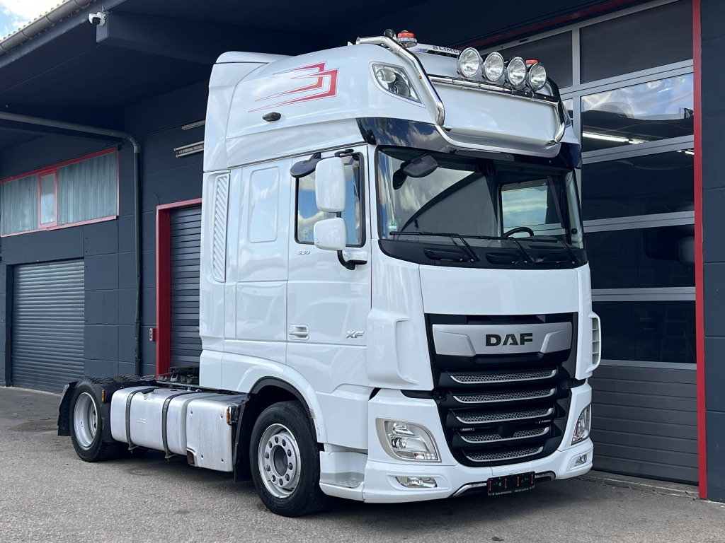 Daf XF 530 SuperSpaceCab Klima+Standklima Retarder - Vilcējs: foto 1 Daf XF 530 SuperSpaceCab Klima+Standklima Retarder - Vilcējs: foto 1