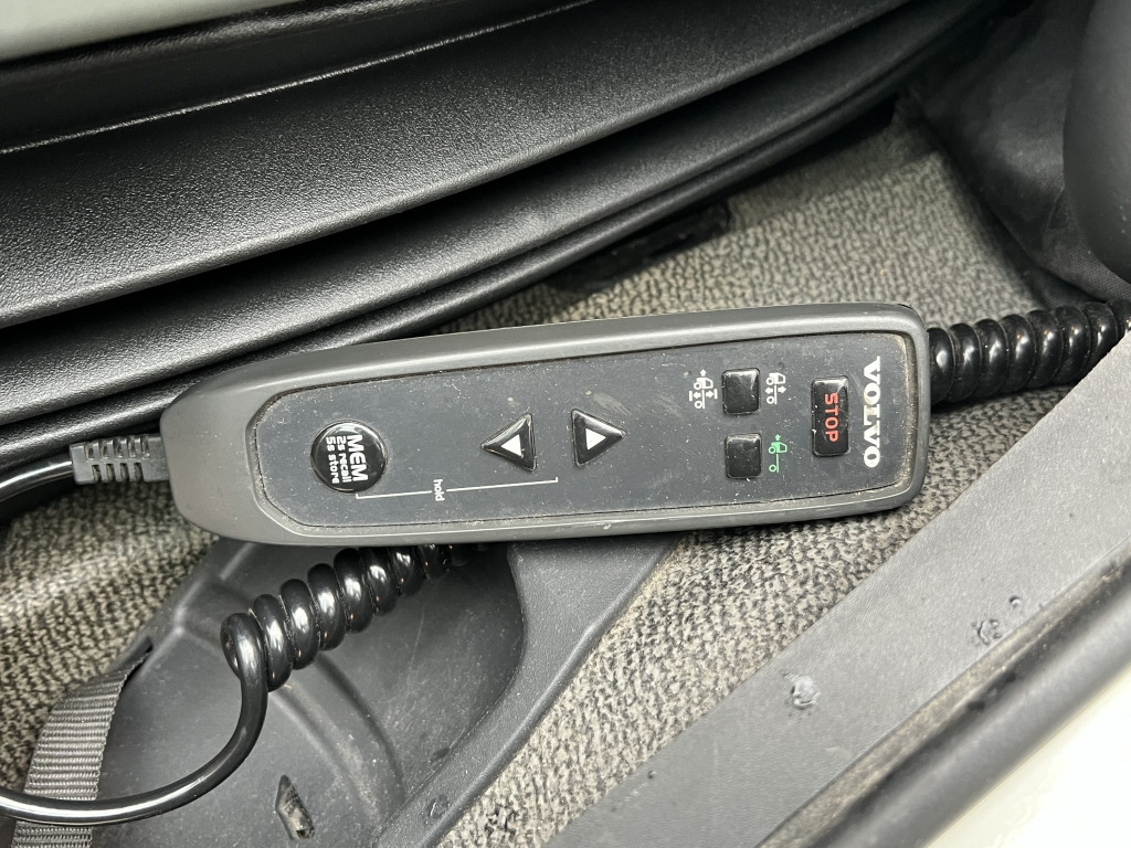 Volvo FL 260 7,2m LBW Klima Tempomat AHK Orig. 125'km - Kravas automašīna ar tentu: foto 5 Volvo FL 260 7,2m LBW Klima Tempomat AHK Orig. 125'km - Kravas automašīna ar tentu: foto 5