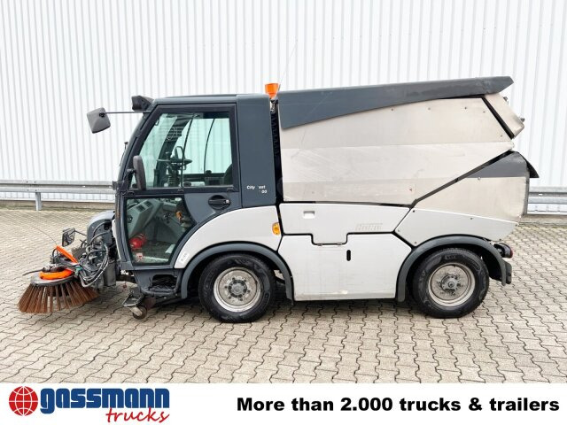 Hako Multicar Citymaster 2000 2B Kehrmaschine 4x2 - Ielu tīrīšanas mašīna: foto 2 Hako Multicar Citymaster 2000 2B Kehrmaschine 4x2 - Ielu tīrīšanas mašīna: foto 2