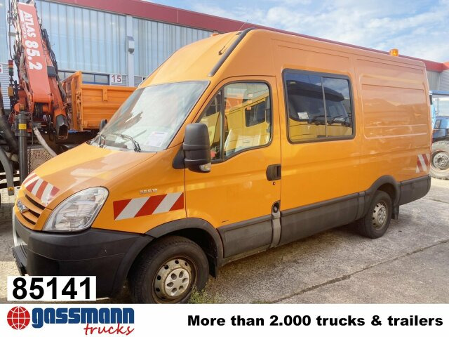Iveco Daily 35S12 2,3 HPI 4x2, 8 Sitzplätze - Kravas-pasažieru furgons: foto 1 Iveco Daily 35S12 2,3 HPI 4x2, 8 Sitzplätze - Kravas-pasažieru furgons: foto 1