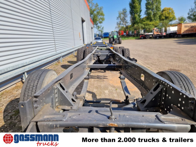 Iveco Trakker AD260T45 6x4, BRANDSCHADEN FAHRERHAUS! - Šasija kravas automašīna: foto 2 Iveco Trakker AD260T45 6x4, BRANDSCHADEN FAHRERHAUS! - Šasija kravas automašīna: foto 2