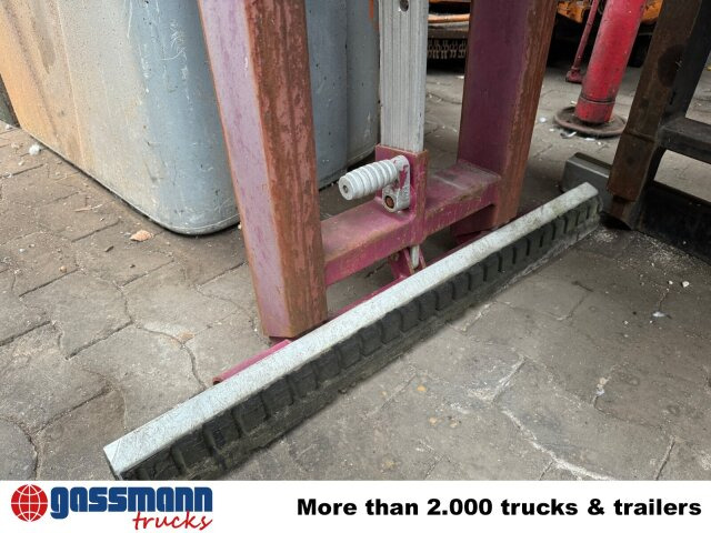 KM 312-V-1100 Palettenzange - Satvērējs - Celtniecības tehnika: foto 3 KM 312-V-1100 Palettenzange - Satvērējs - Celtniecības tehnika: foto 3