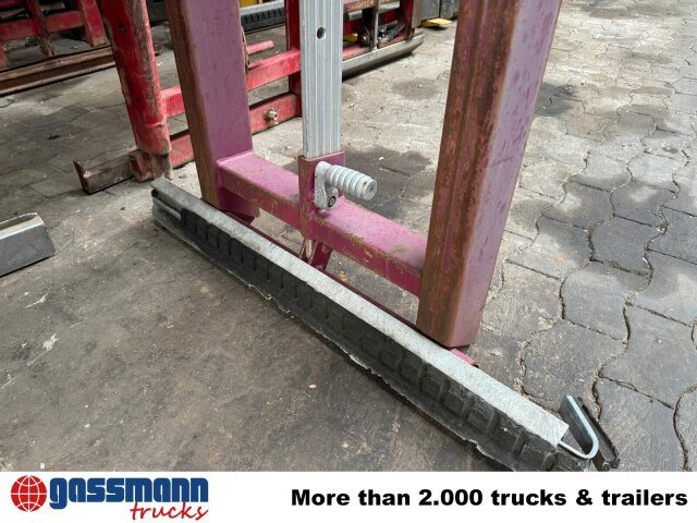 KM 312-V-1100 Palettenzange - Satvērējs - Celtniecības tehnika: foto 4 KM 312-V-1100 Palettenzange - Satvērējs - Celtniecības tehnika: foto 4