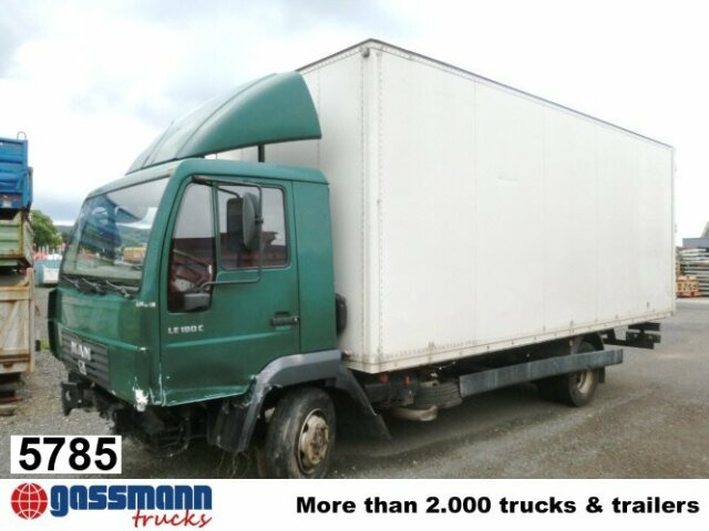 MAN L33 8.180 C 4x2, Unfallfahrzeug mit - Kravas automašīna ar slēgto virsbūvi: foto 1 MAN L33 8.180 C 4x2, Unfallfahrzeug mit - Kravas automašīna ar slēgto virsbūvi: foto 1