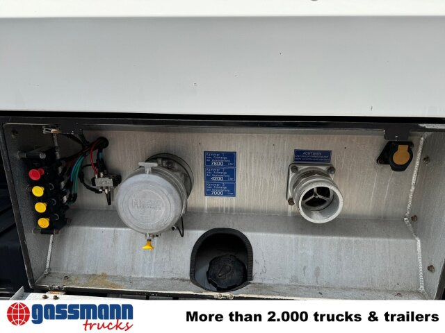 MAN TGA 26.390 6X2-4 BL, Lenk-/Liftachse, Willig - Autocisterna: foto 3 MAN TGA 26.390 6X2-4 BL, Lenk-/Liftachse, Willig - Autocisterna: foto 3