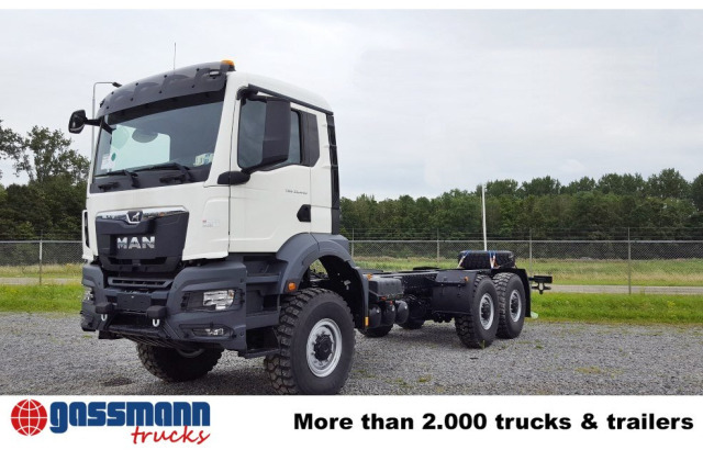 MAN TGS 33.440 6x6 BB CH, Euro2, Einzelbereifung - Šasija kravas automašīna: foto 2 MAN TGS 33.440 6x6 BB CH, Euro2, Einzelbereifung - Šasija kravas automašīna: foto 2