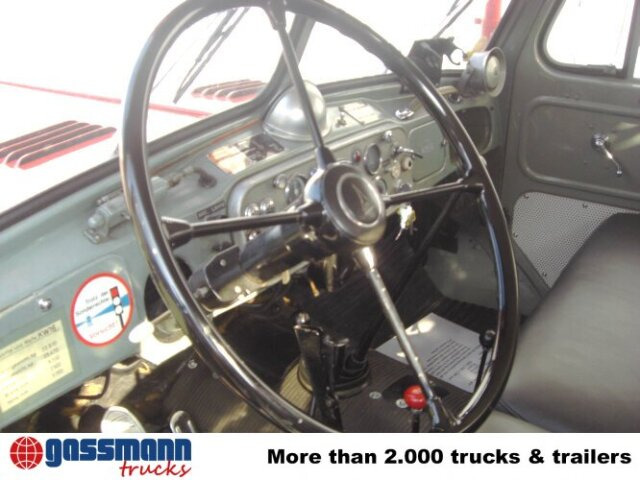 Magirus Deutz Magirus Uranus 250D 22 KW16 - Ugunsdzēsēju mašīna, Kravas auto ar manipulatoru: foto 2 Magirus Deutz Magirus Uranus 250D 22 KW16 - Ugunsdzēsēju mašīna, Kravas auto ar manipulatoru: foto 2