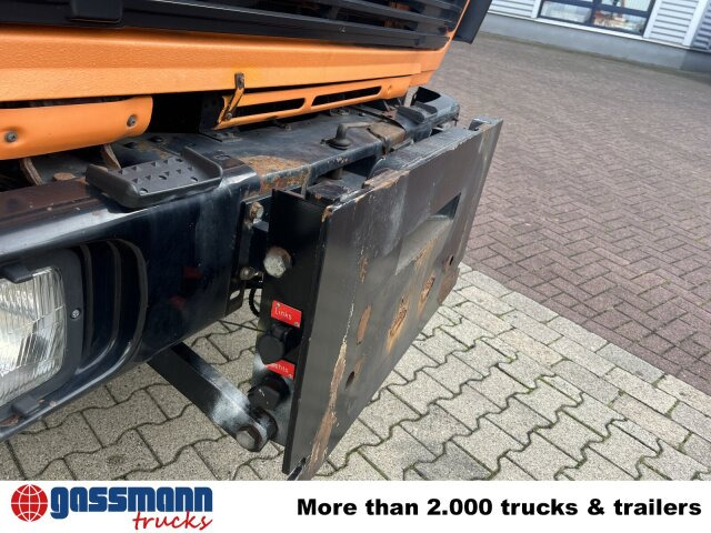 Mercedes-Benz 1617 C 4x2, Winterdienstausstattung - Ielu tīrīšanas mašīna: foto 4 Mercedes-Benz 1617 C 4x2, Winterdienstausstattung - Ielu tīrīšanas mašīna: foto 4