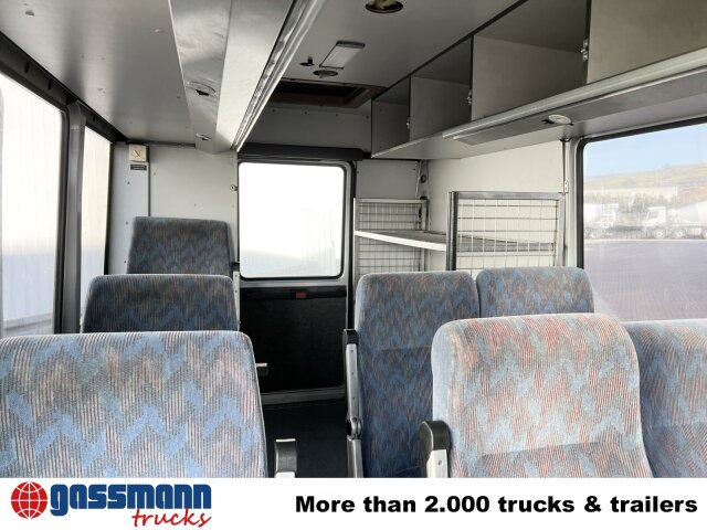 Mercedes-Benz 711 D-KA 4x2, Standklima, 11-Sitze, 2 x on stock - Mikroautobuss, Pasažieru furgons: foto 5 Mercedes-Benz 711 D-KA 4x2, Standklima, 11-Sitze, 2 x on stock - Mikroautobuss, Pasažieru furgons: foto 5